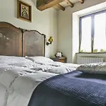 Ferienhaus 4 Bedroom Stunning In Serrungarina