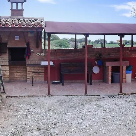 4 Bedroom Stunning In Σπίτι διακοπών Serrungarina