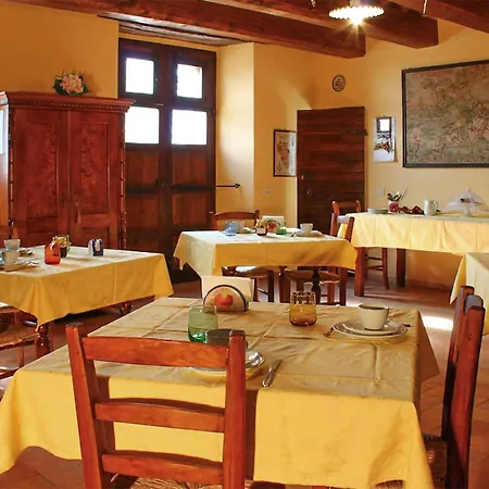 4 Bedroom Stunning In Casa vacanze Serrungarina