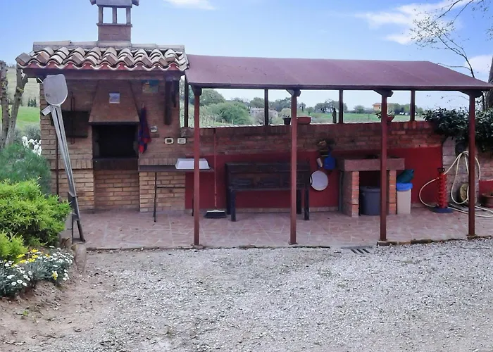 4 Bedroom Stunning In Casa vacanze Serrungarina