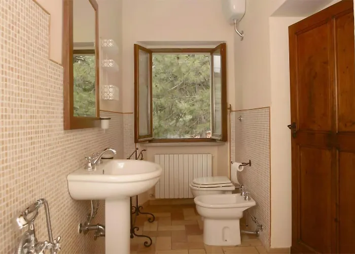 Casa vacanze 4 Bedroom Stunning In Serrungarina