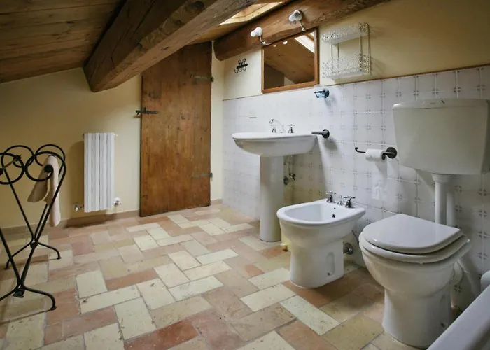 4 Bedroom Stunning In Casa vacanze