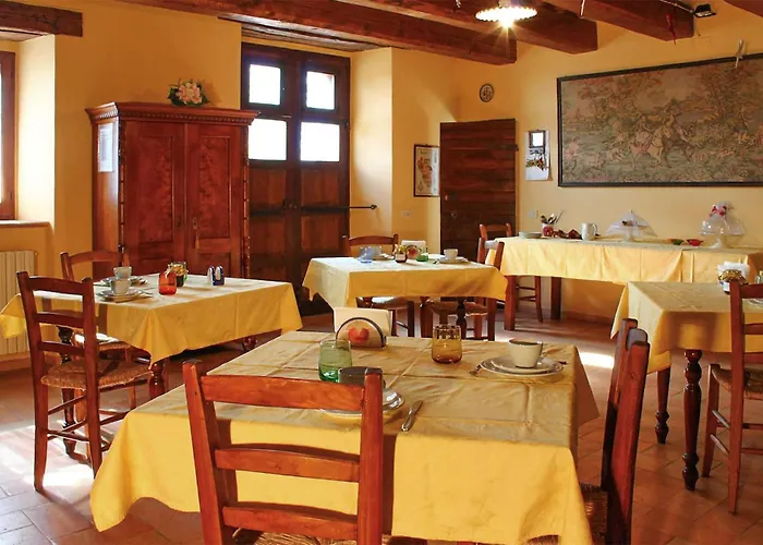 4 Bedroom Stunning In Casa vacanze Serrungarina